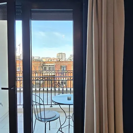 Tam Serviced Mozart Center Apartman *