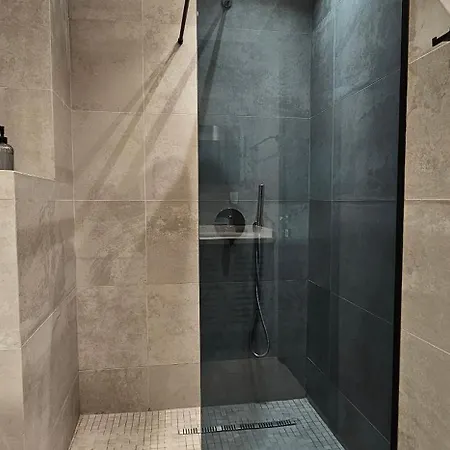 Tam Serviced Mozart Center Apartman *